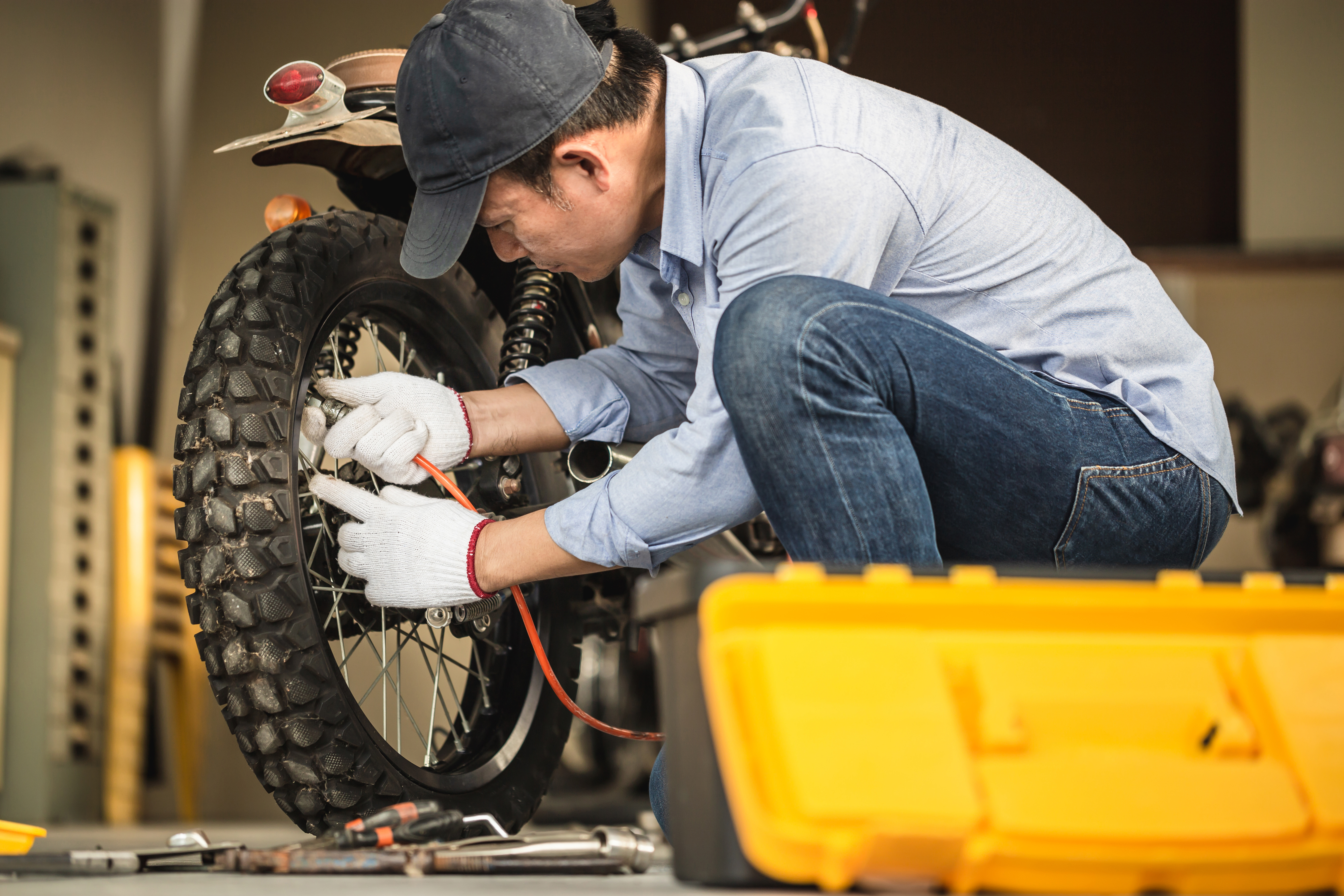 バイク整備士 現場 整備作業