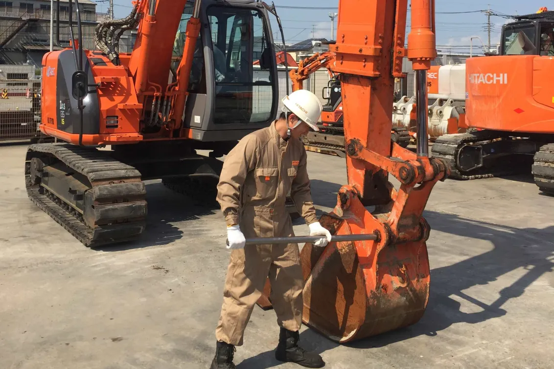 日立建機日本株式会社_関東甲信越支社_千葉支店 成田営業所_松尾機材センタ_整備風景