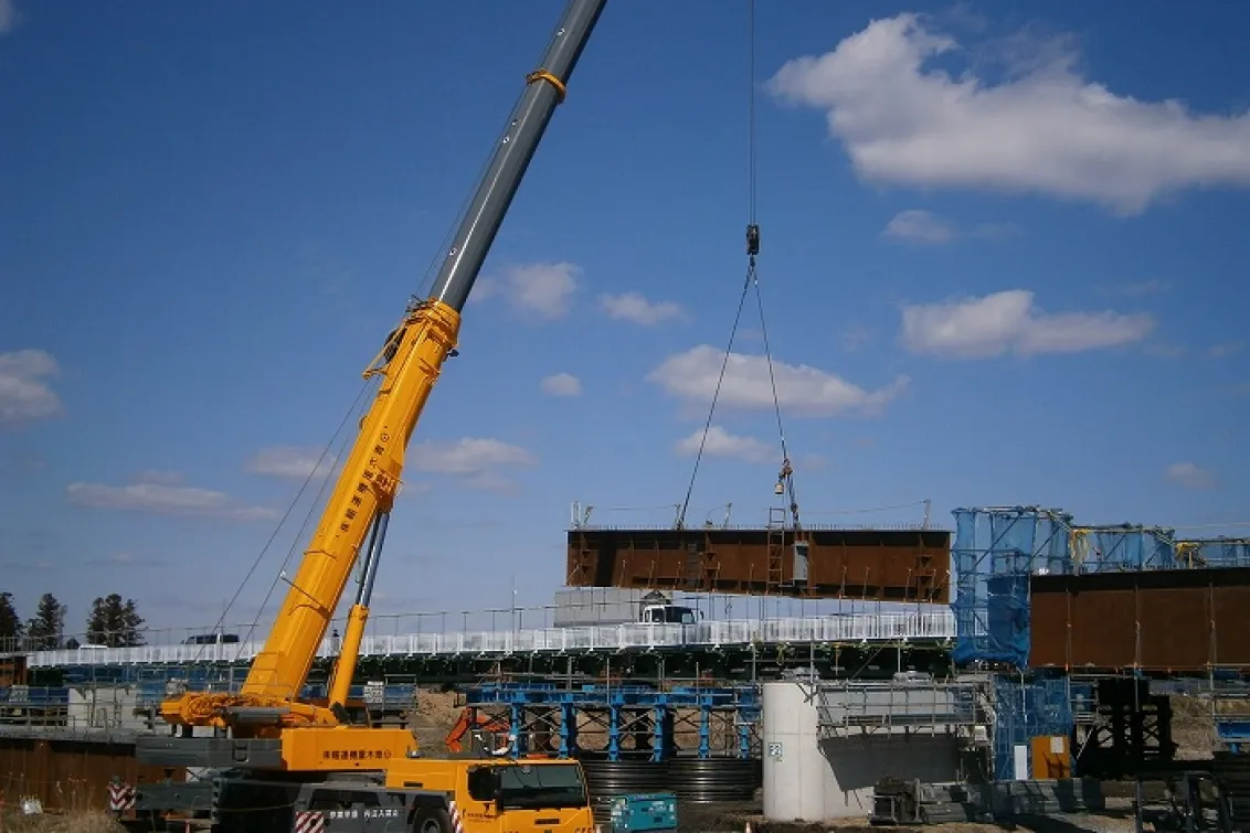 青木重機運輸株式会社_本社_クレーン