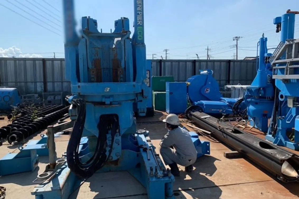 京葉リース株式会社_本社_整備風景