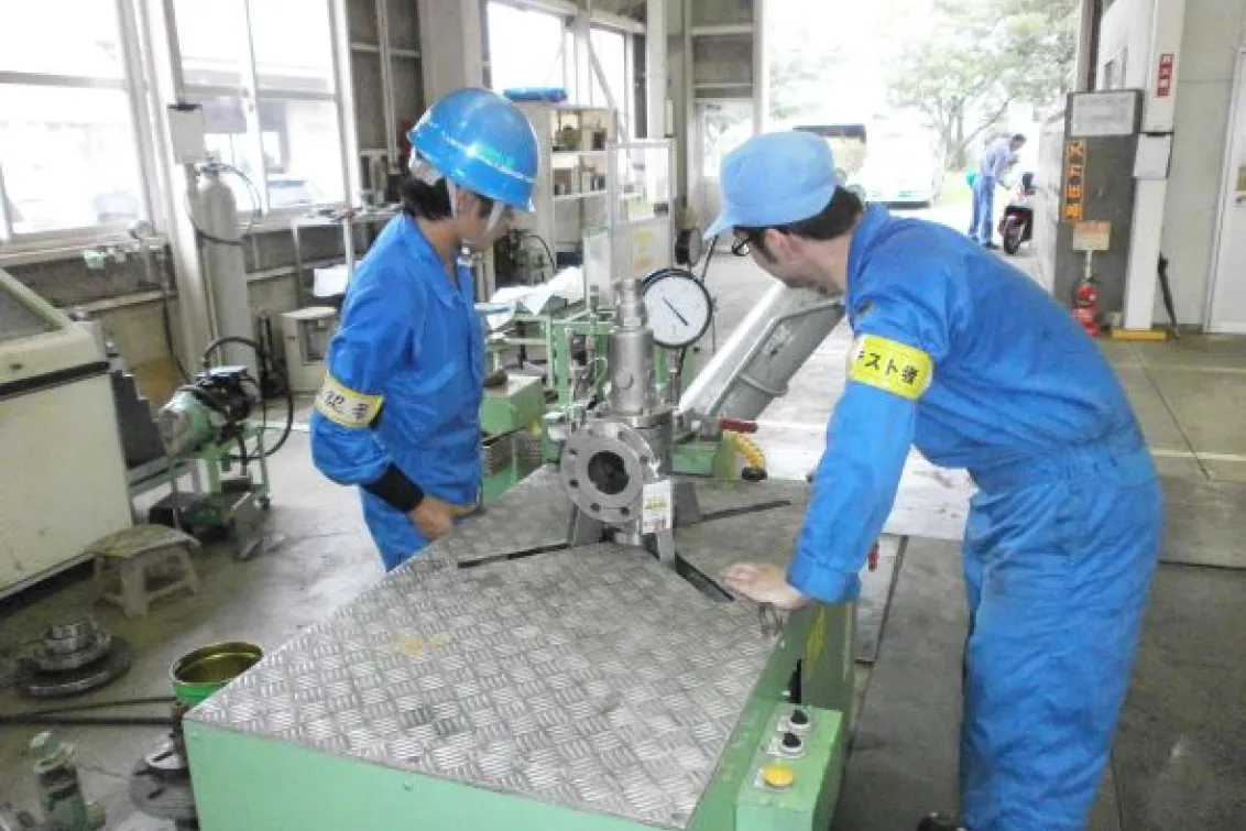 サカネテクノ株式会社_本社_整備風景