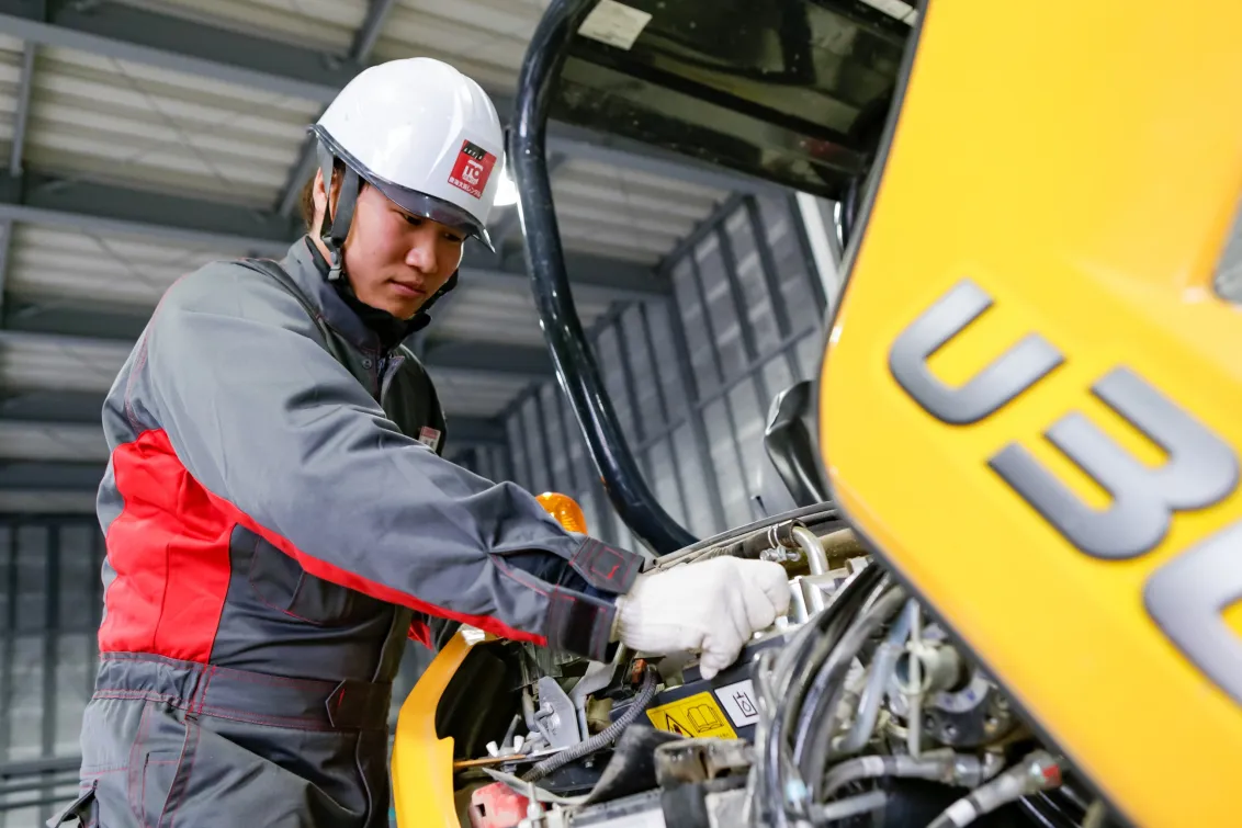 株式会社東海大阪レンタル_大津営業所_整備風景