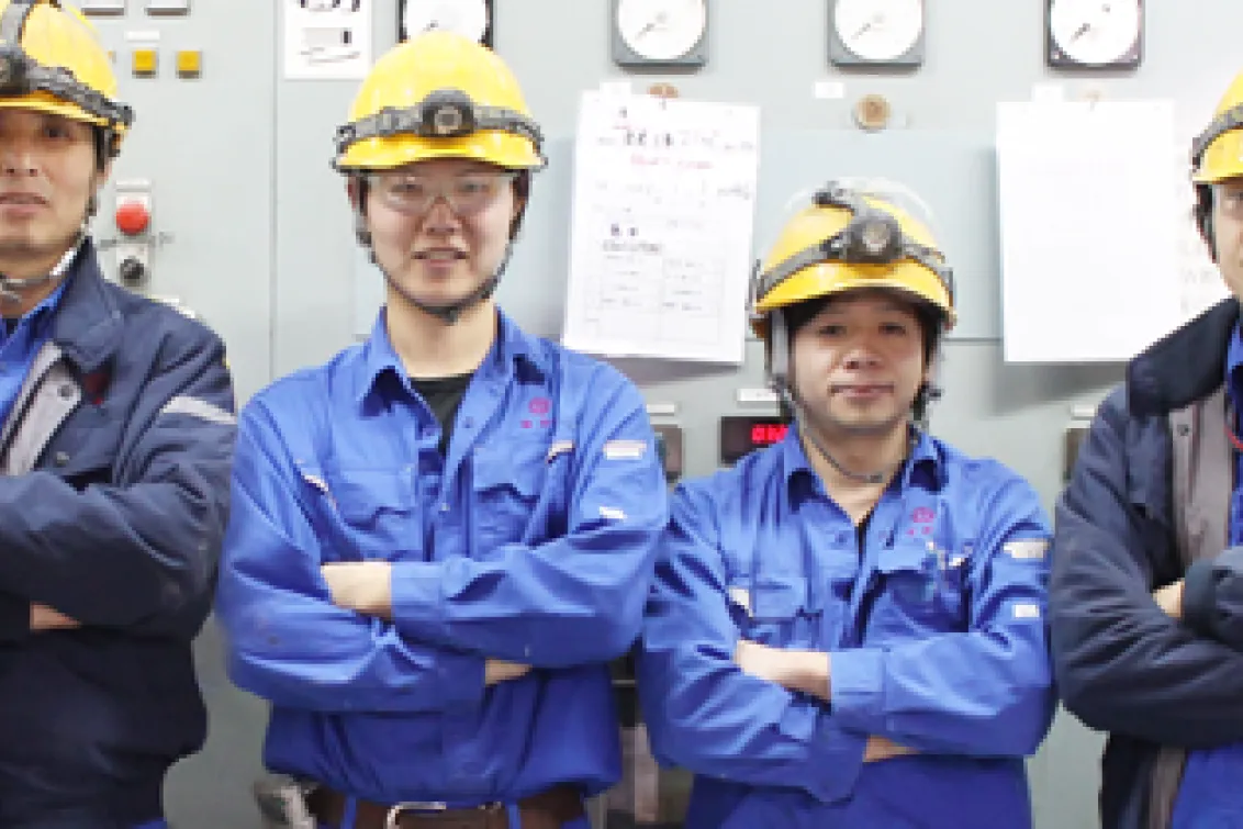 上田石灰製造株式会社_昼飯工場_スタッフ