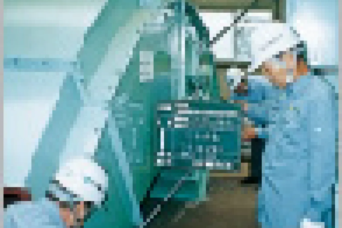 吉野ゴム工業株式会社_本社_メンテナンス風景