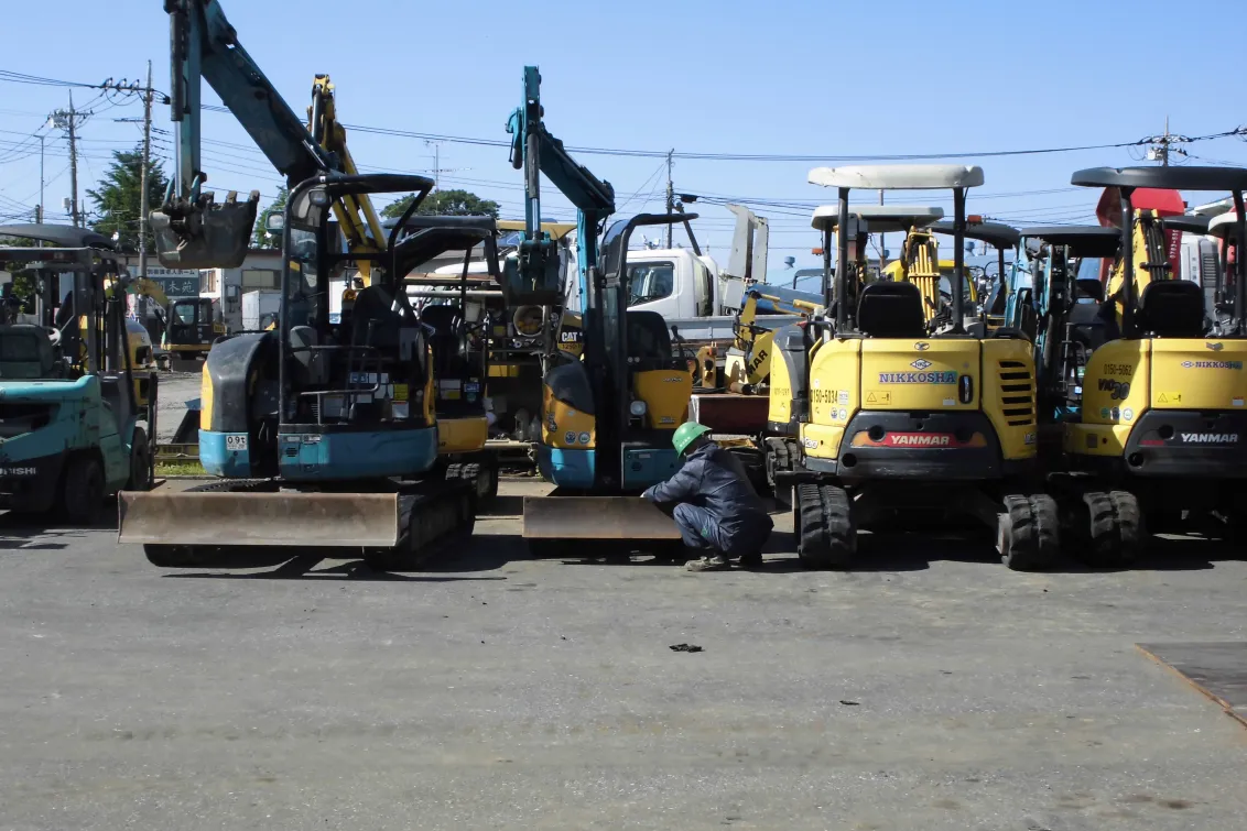 株式会社日興社越谷営業所＿整備作業