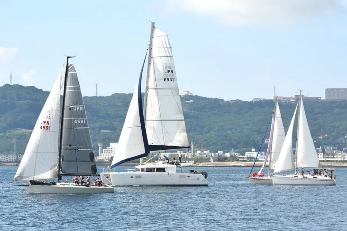 株式会社アイランドボート_宜野湾港マリーナ_ヨット