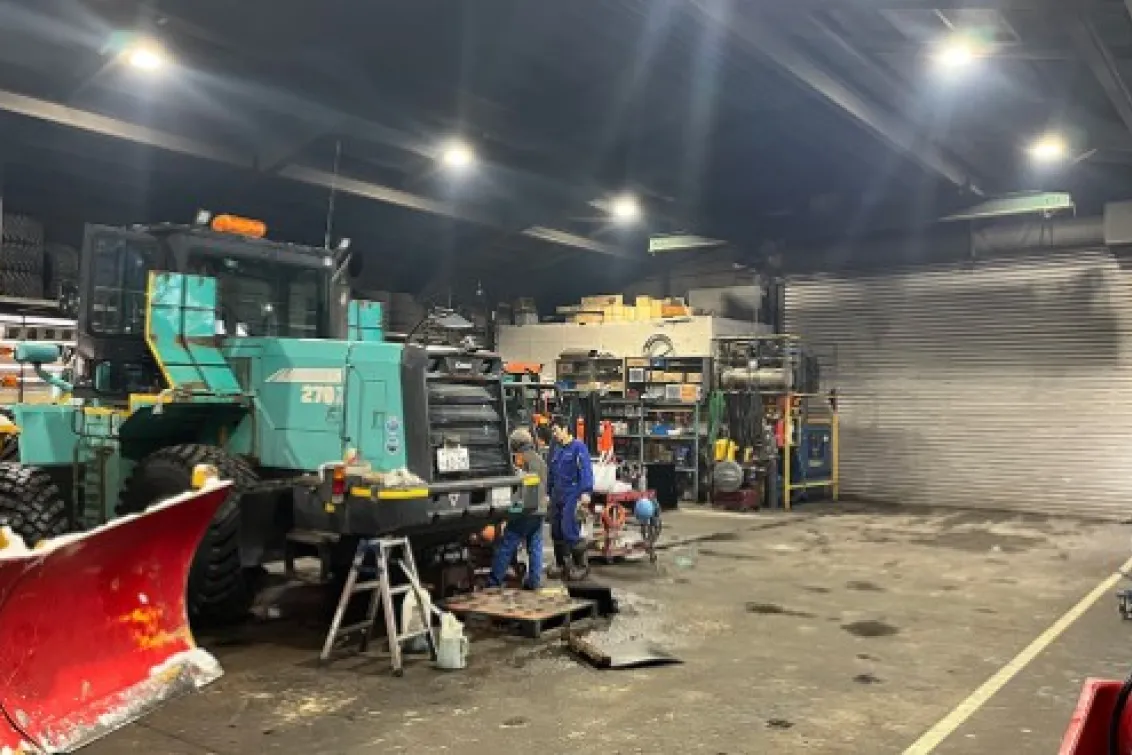 北海道川崎建機株式会社_稚内支店_工場内