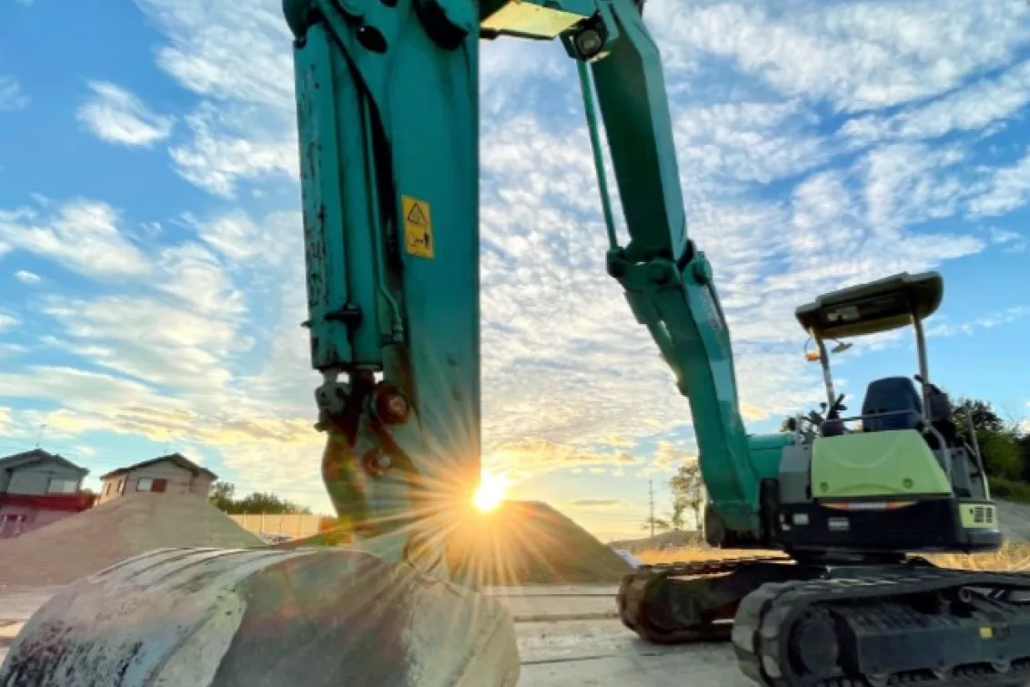 株式会社宇建_サテライト石橋_建機2