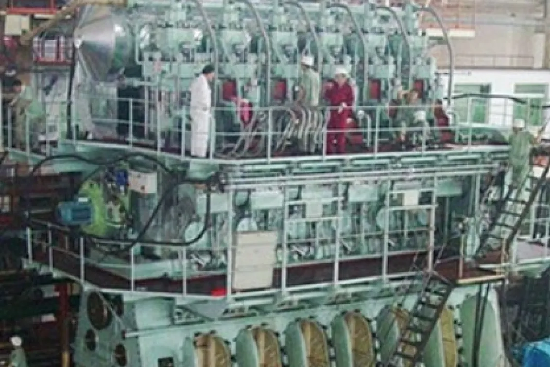 株式会社大幸_磯子工場_大型4サイクルエンジン