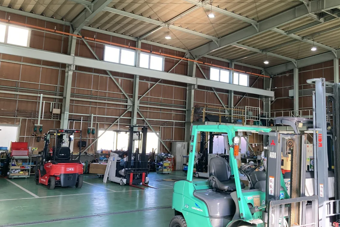 ロジスネクスト近畿株式会社_神戸西サービスセンター_工場内