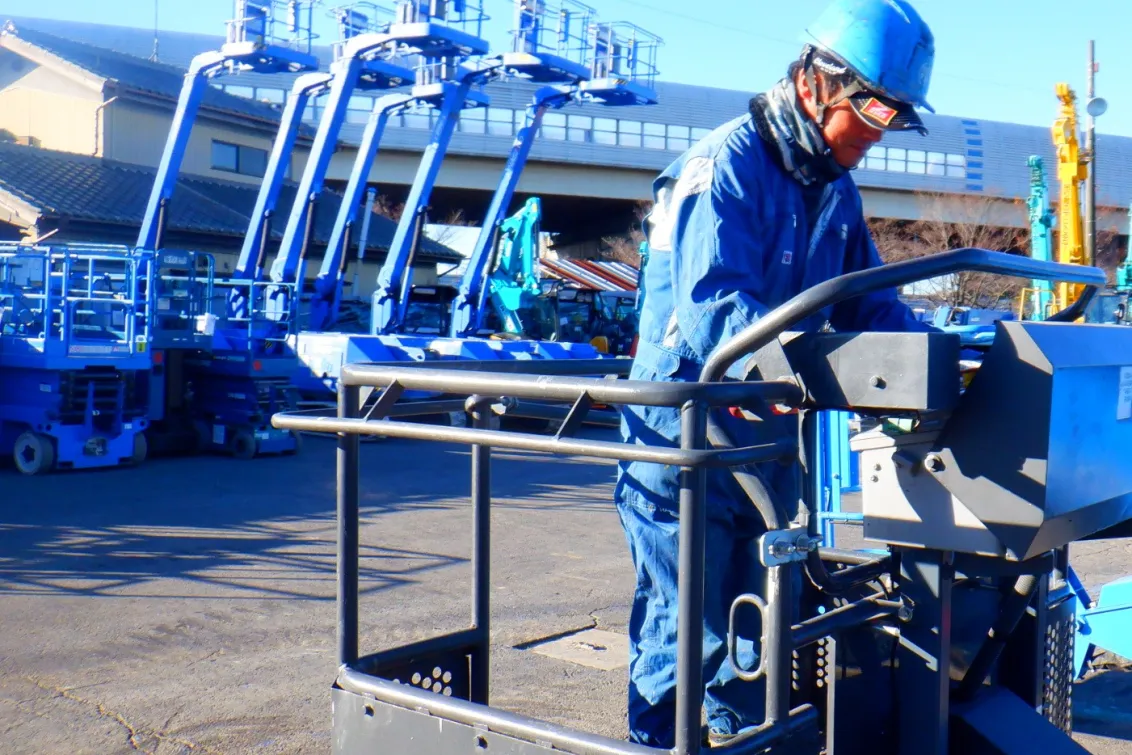 株式会社電動舎_三郷営業所_取扱い建機の一部