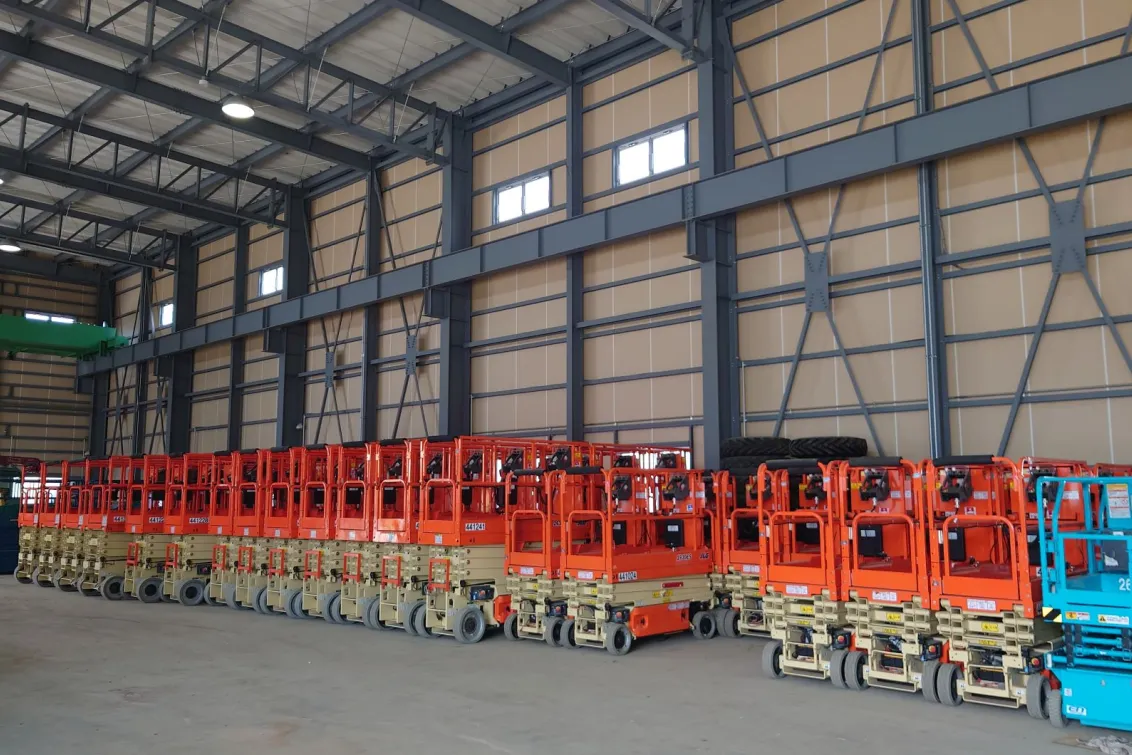 株式会社電動舎_恵庭営業所_取扱い建機の一部