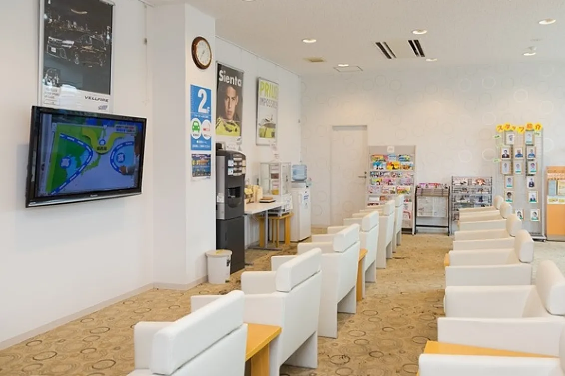 静岡トヨタ_浜松店_内観