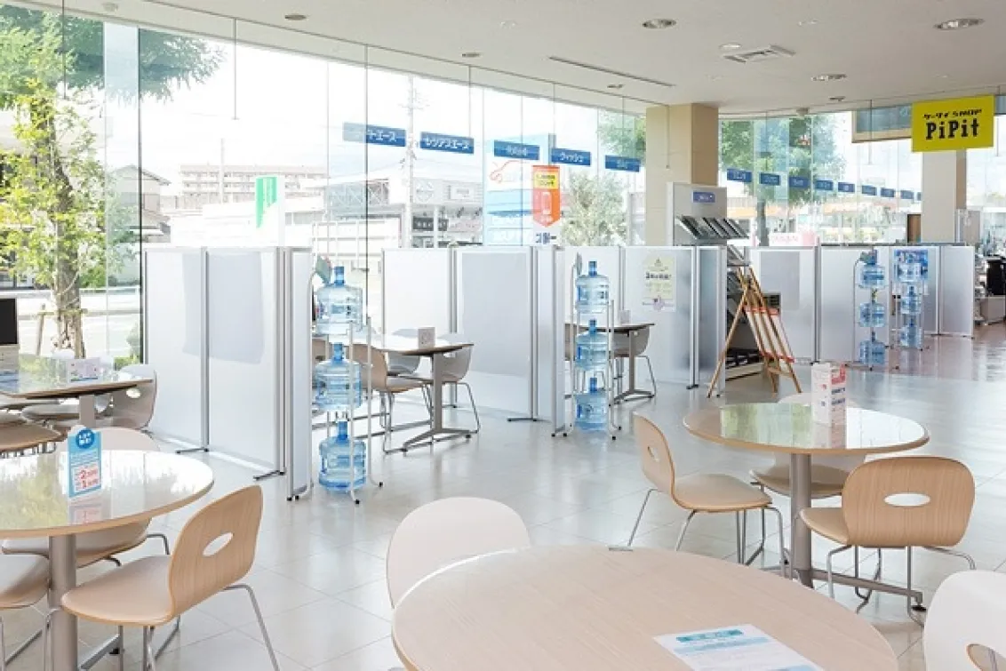 静岡トヨタ_浜松店_内観2