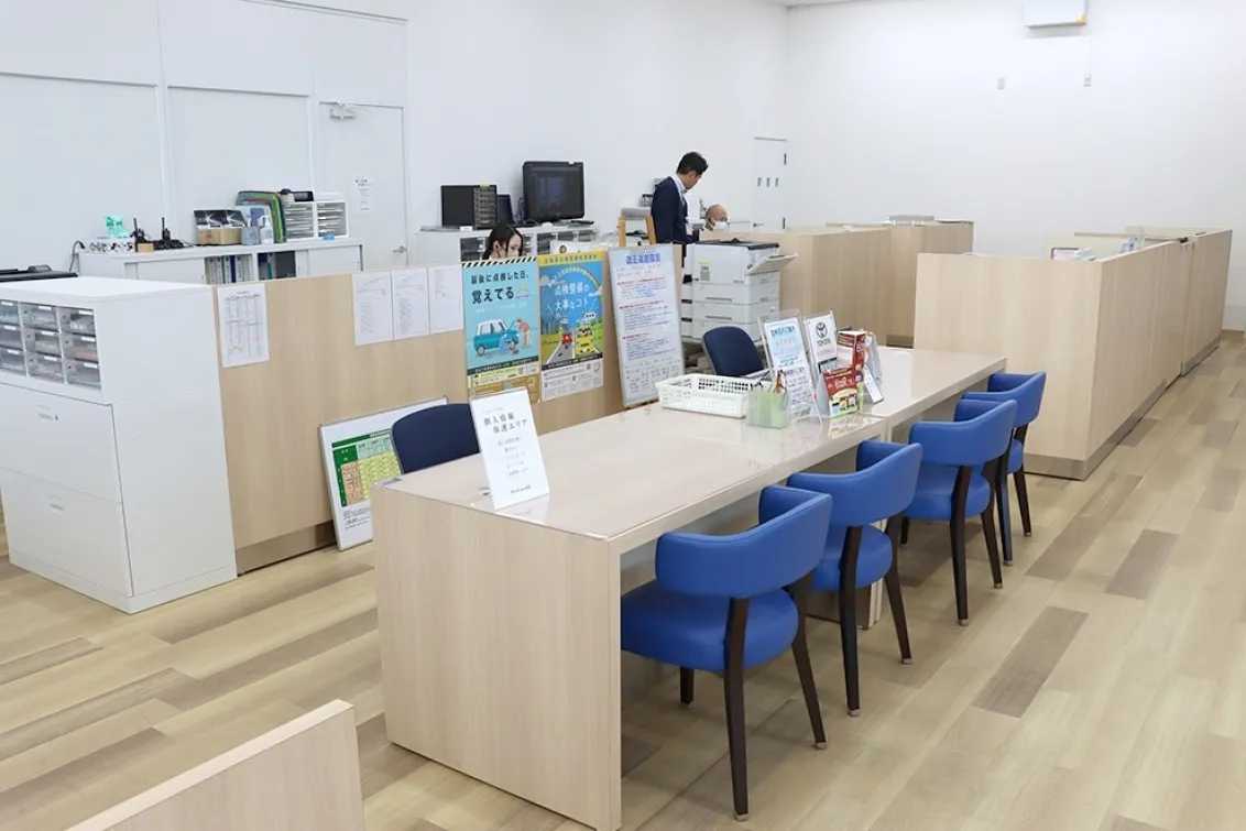 静岡トヨタ_高台店_内観3