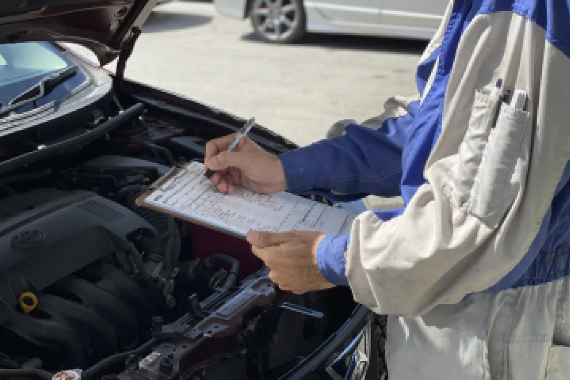 株式会社デンソーサービス沖縄_本社_整備風景