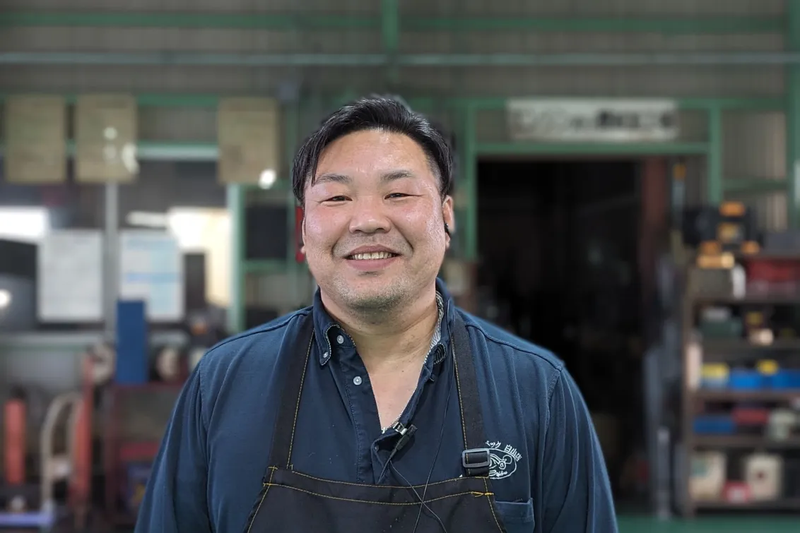 笑顔の整備スタッフ