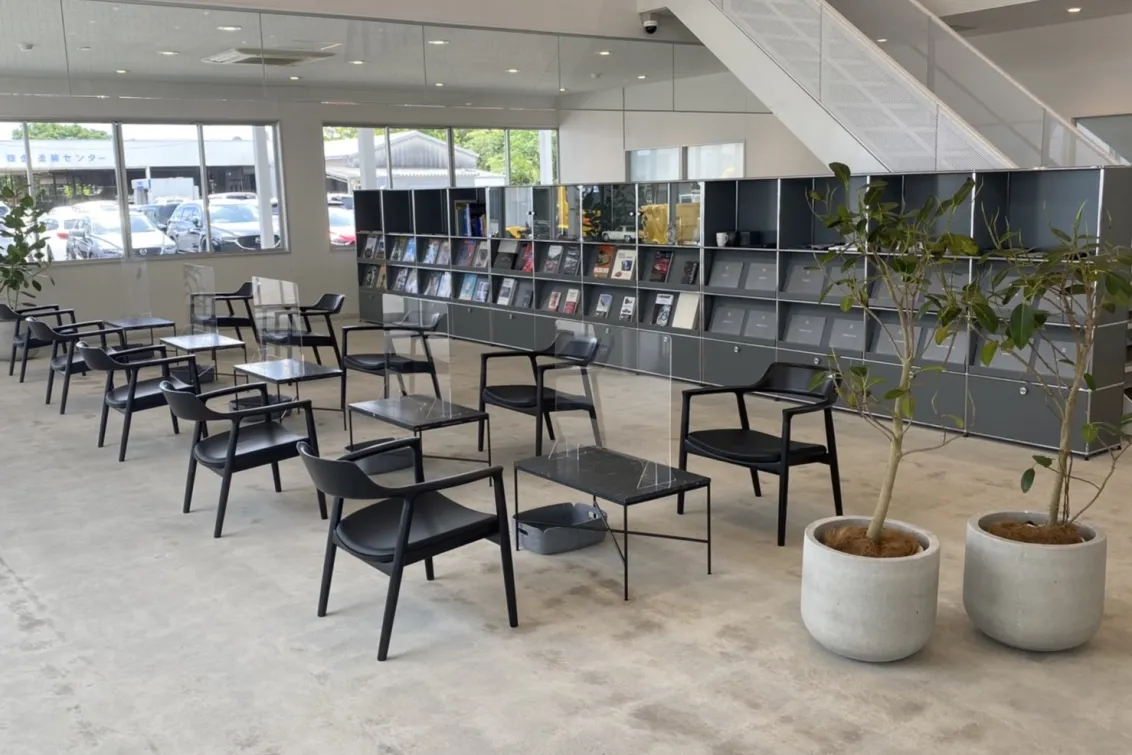 マツダ_西九州マツダ株式会社_佐賀店_店舗内