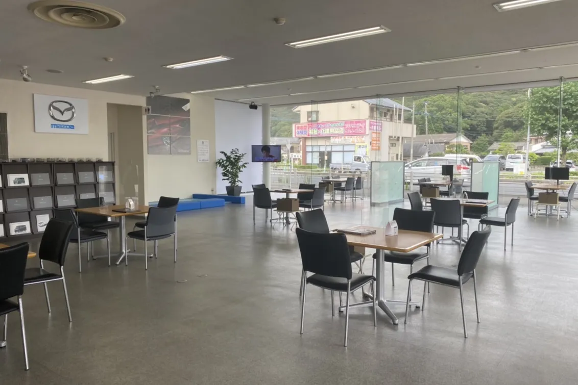 西九州マツダ株式会社_諫早店_内観