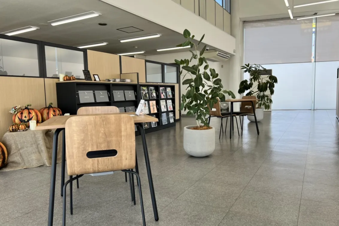 マツダ_西九州マツダ株式会社_鳥栖店_店内