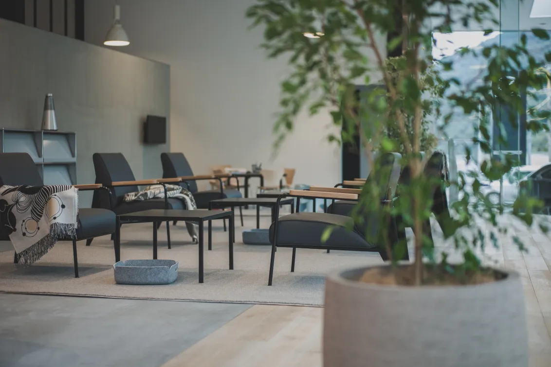 西九州マツダ株式会社_長崎店_内観