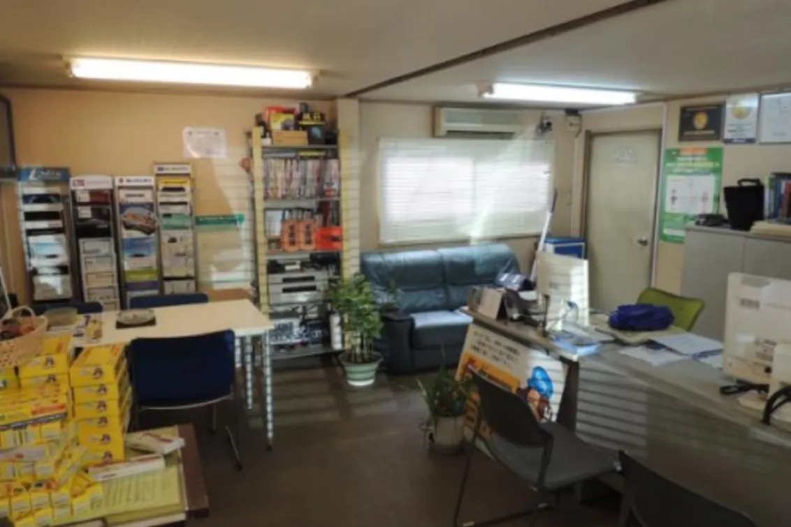 有限会社MBオート_本社_店内