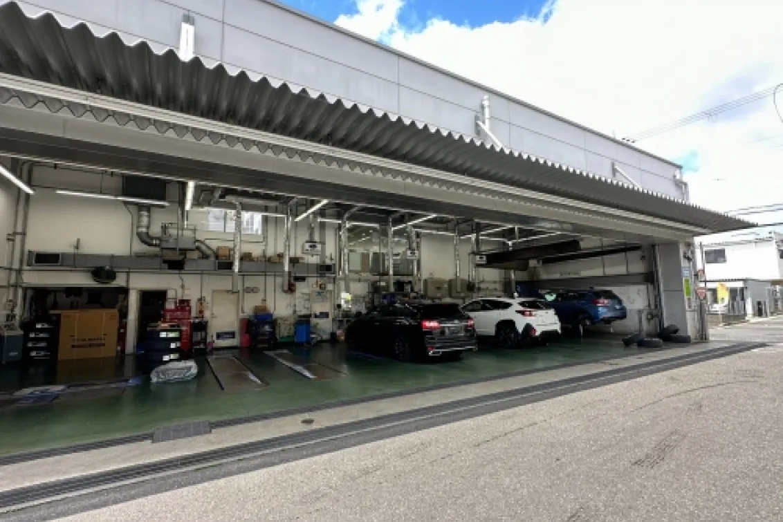 奈良スバル自動車株式会社_生駒店_整備工場外観