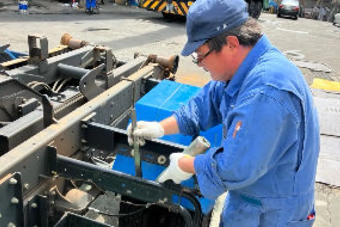 神戸自動車工業株式会社_本店_整備作業中