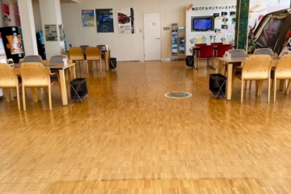 奈良スバル自動車株式会社_奈良店_店舗内装2