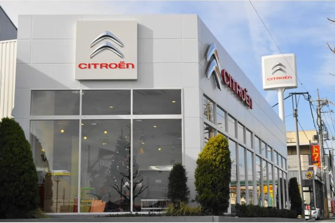 シトロエンビジョナグループ_シトロエン所沢_店舗風景