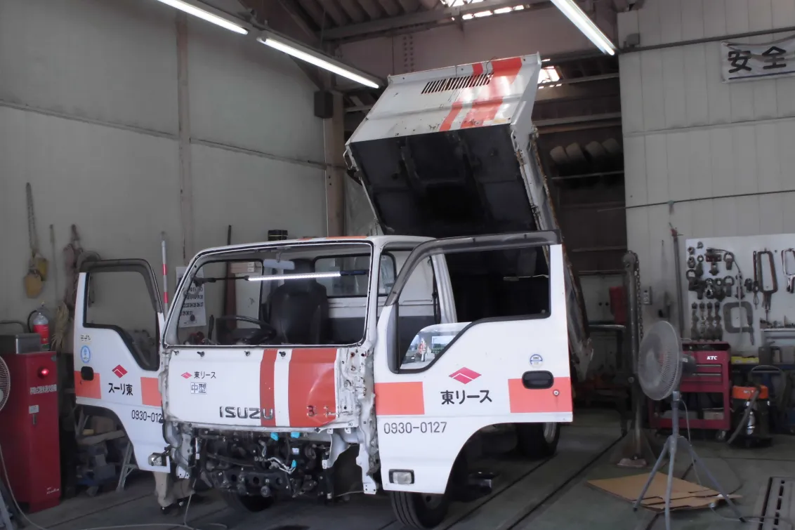 東整備工場＿入間工場＿整備車両