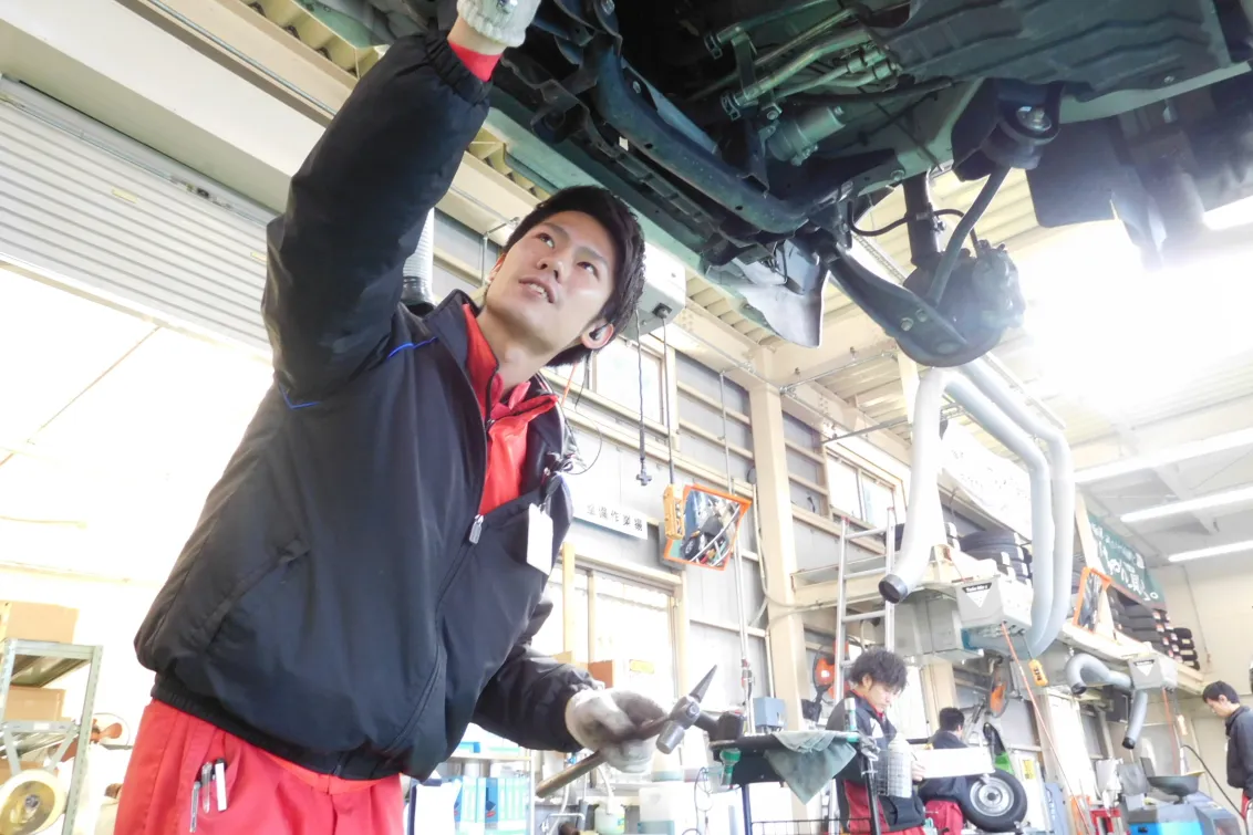 株式会社サコダ車輌_車検のコバック舟入店_整備風景