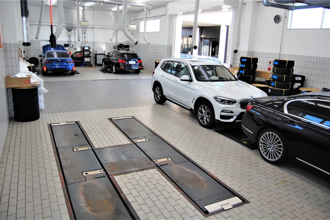 BMW_株式会社アルコン_鳥取営業所_工場内