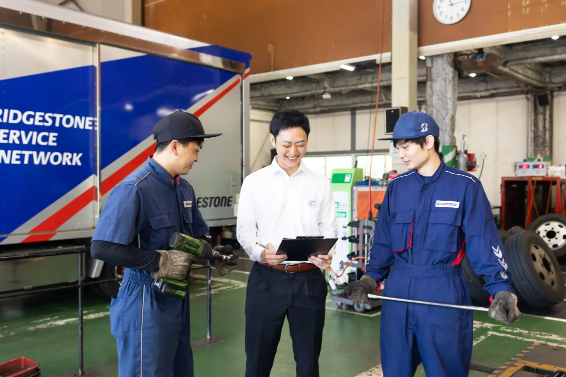 ブリヂストンタイヤサービス東日本株式会社 ＿寒河江店＿スタッフ写真