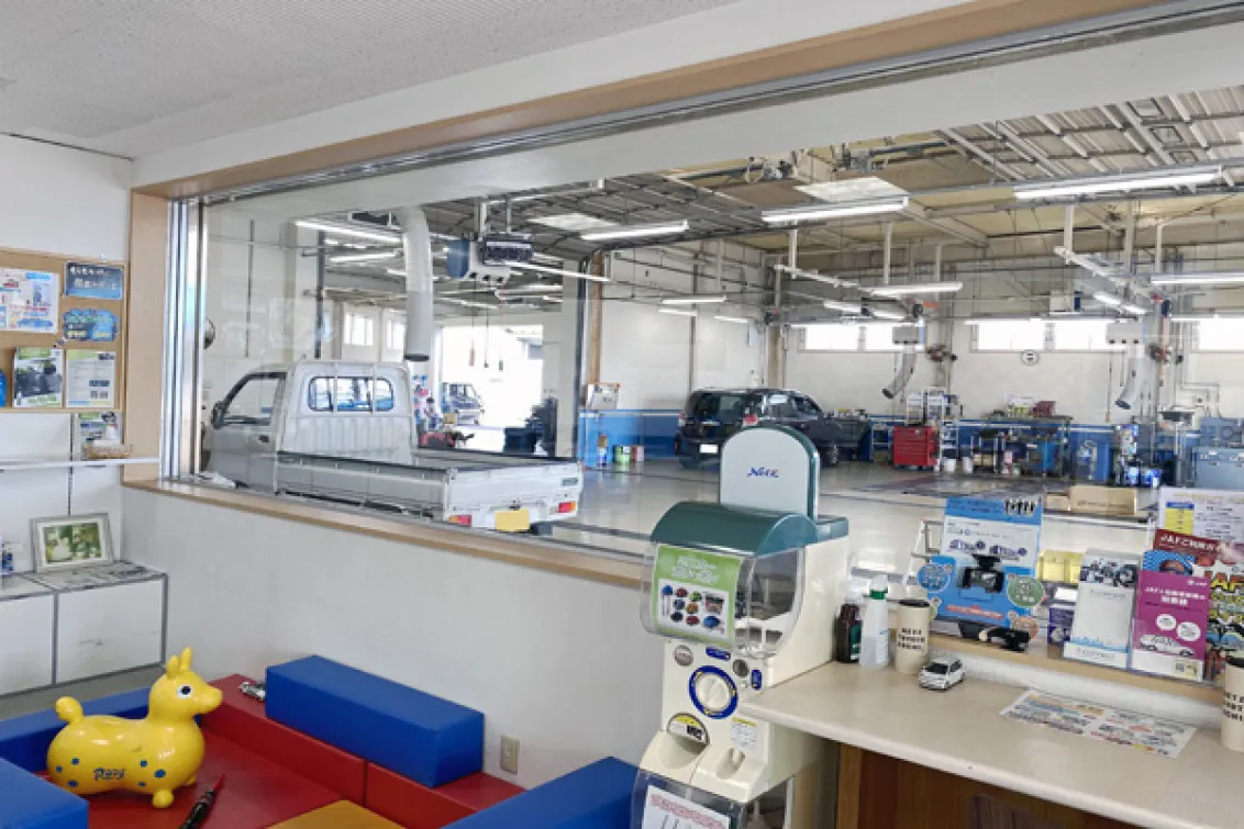 ネッツトヨタ高知株式会社_野市店_店舗内装