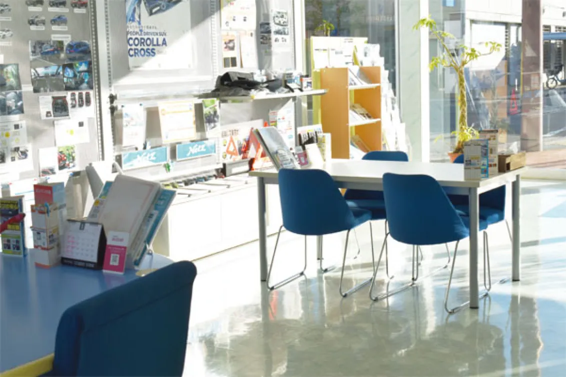 ネッツトヨタ高知株式会社_安芸店_店舗内装