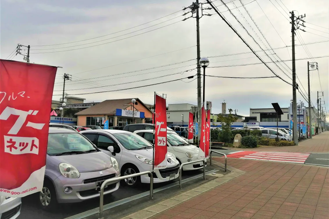 クルマルコーポレーション株式会社_クルまるセブン_店舗風景