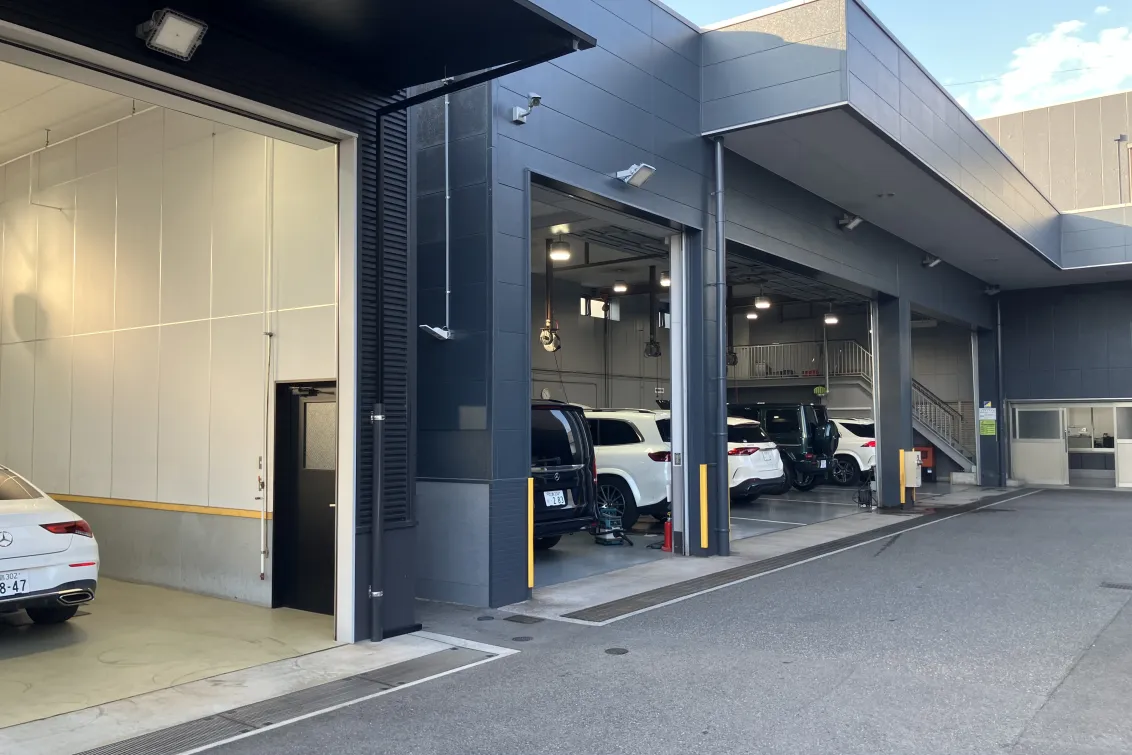 株式会社シュテルン広島_メルセデス・ベンツ広島西_工場（写真手前）増築