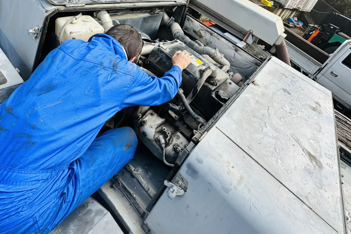 有限会社金井自動車＿作業風景