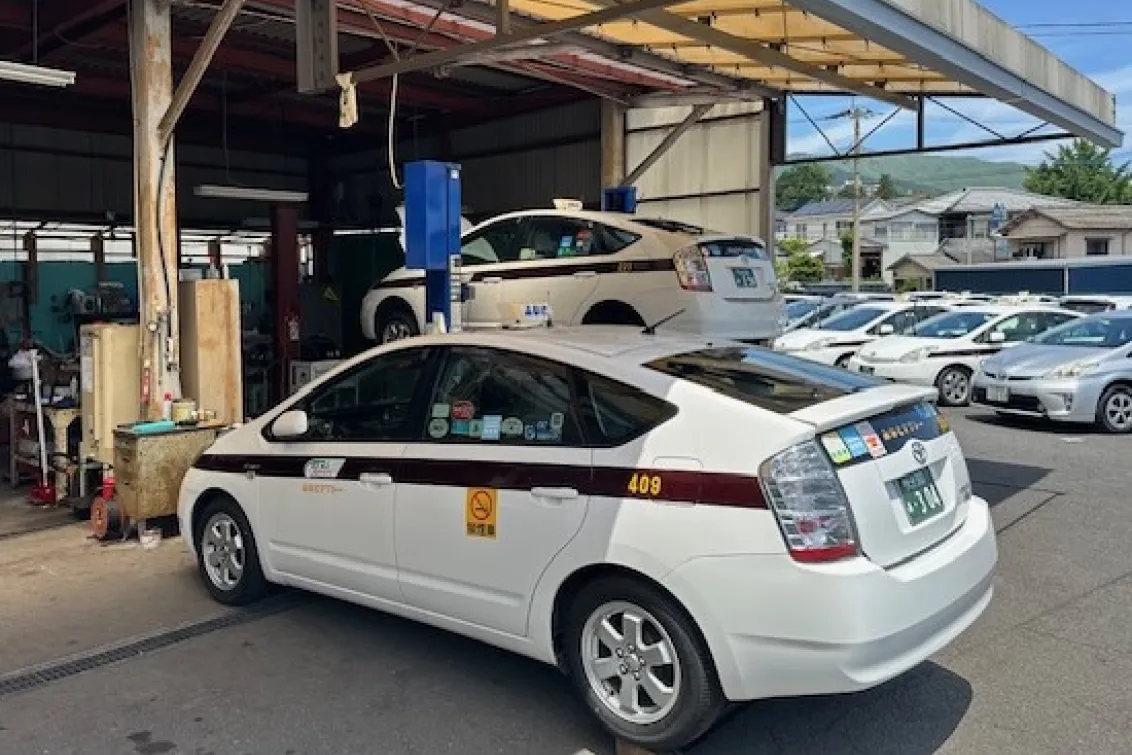 みなとタクシーグループ_みなと整備工場_店舗工場写真