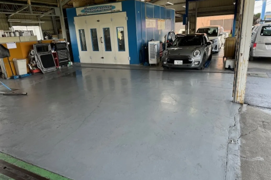 有限会社ブシン自動車_内観