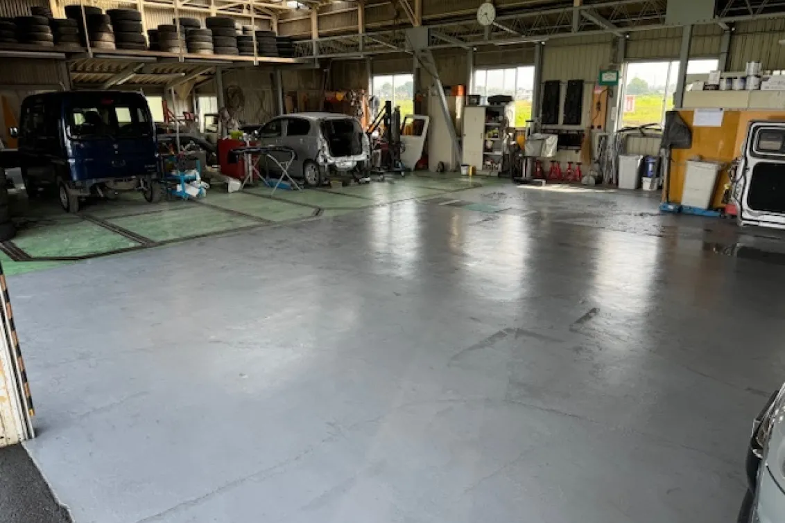 有限会社ブシン自動車_内観2