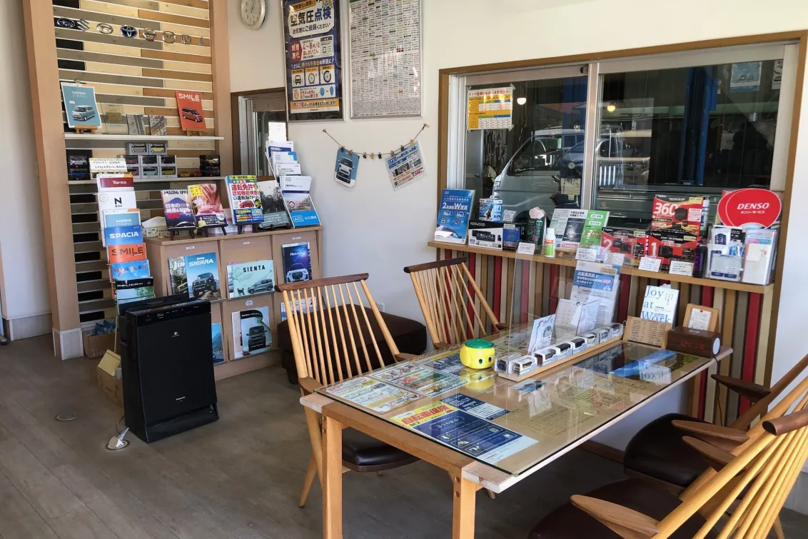 有限会社サカモトオート_内観