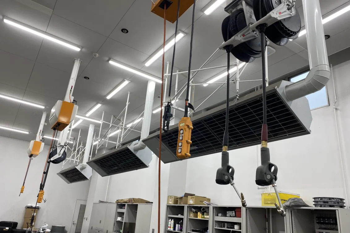 トヨタ_NTPトヨタ信州_鎌田店_店舗内装