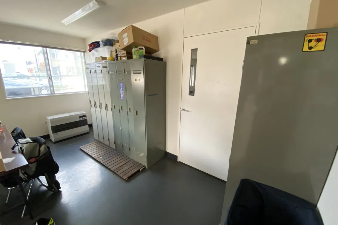 トヨタ_NTPトヨタ信州_筑摩店_店舗内装