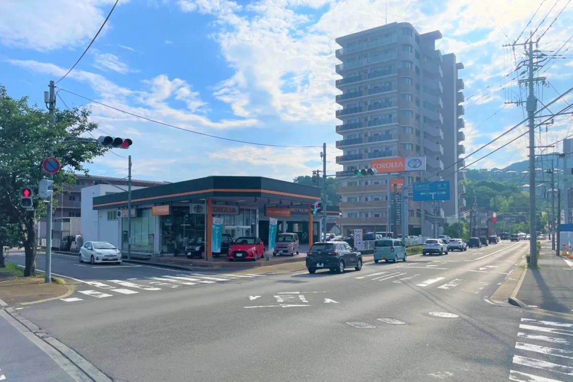 トヨタ_トヨタカローラ長崎_東長崎店_店舗外観