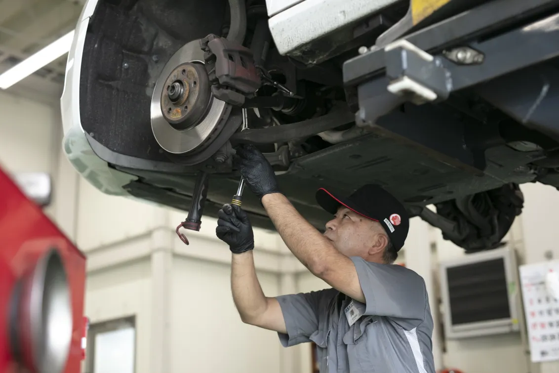 美濃加茂車検センター＿作業風景
