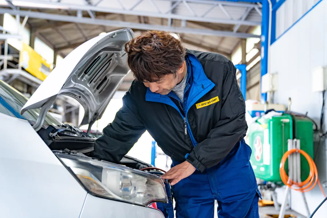 有限会社エイ・ワン・モーター販売_整備士写真