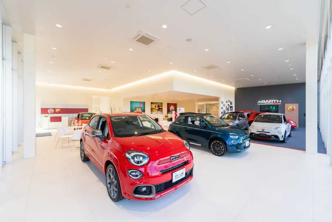 フィアット・アバルト_株式会社ワールドモータースグループ_フィアット・アバルト山口_内観