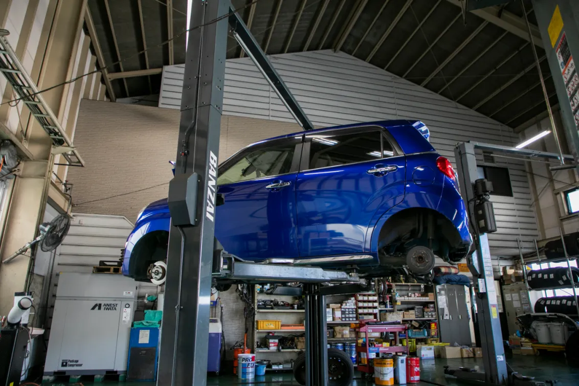 株式会社ウイングス_ウイングス東長崎店_整備風景